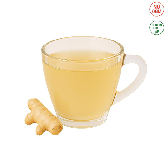 Tazza di zenzero e limone caldo preparato con polvere solubile A Putia Do Cafè
